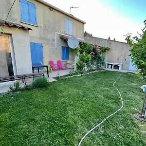 https://villa-avignon-en-peripherique-du-centre-ville-davignon.aixenprovencehotels.org